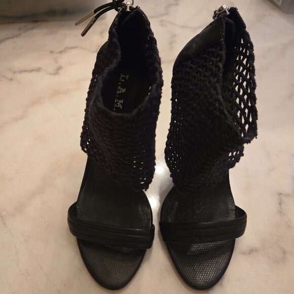 L.A.M.B. by Gwen Stefani Black Woven Mesh Heels with Back Zip - Picture 2 of 8
